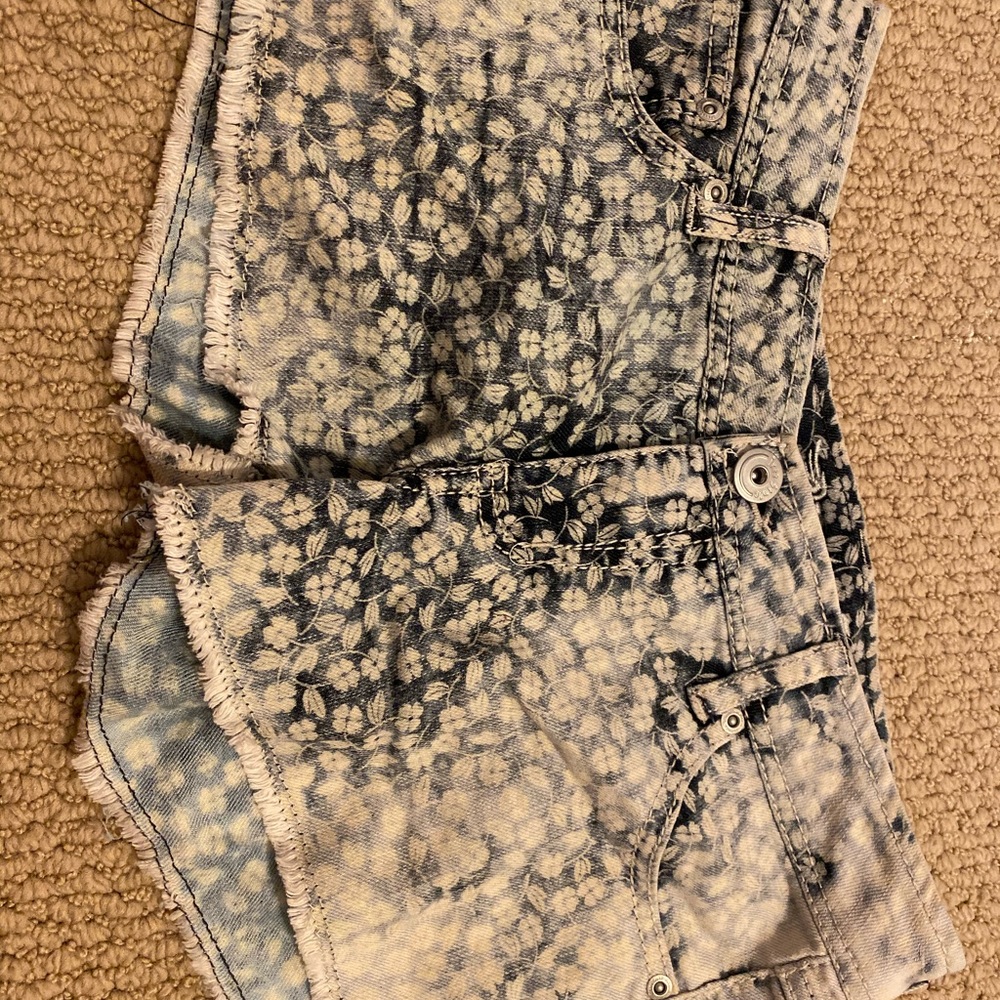 Flowered Jean shorts